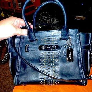 Gently used Coach purse. In great condition. Holds a lot and is very stylish.